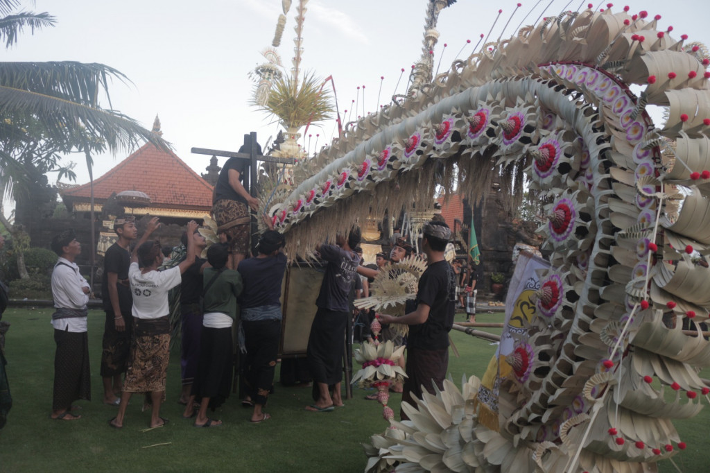 Penuh Semangat, ST. Eka Dharma Meraih Juara 2 Lomba Penjor Pada Festival DAPL II